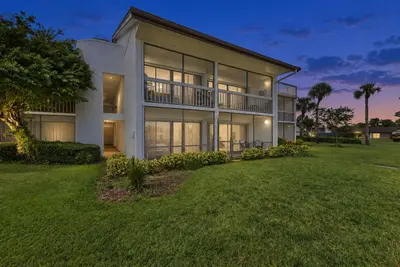 3200 Twin Lakes Terrace 105, Fort Pierce – Condominium for sale