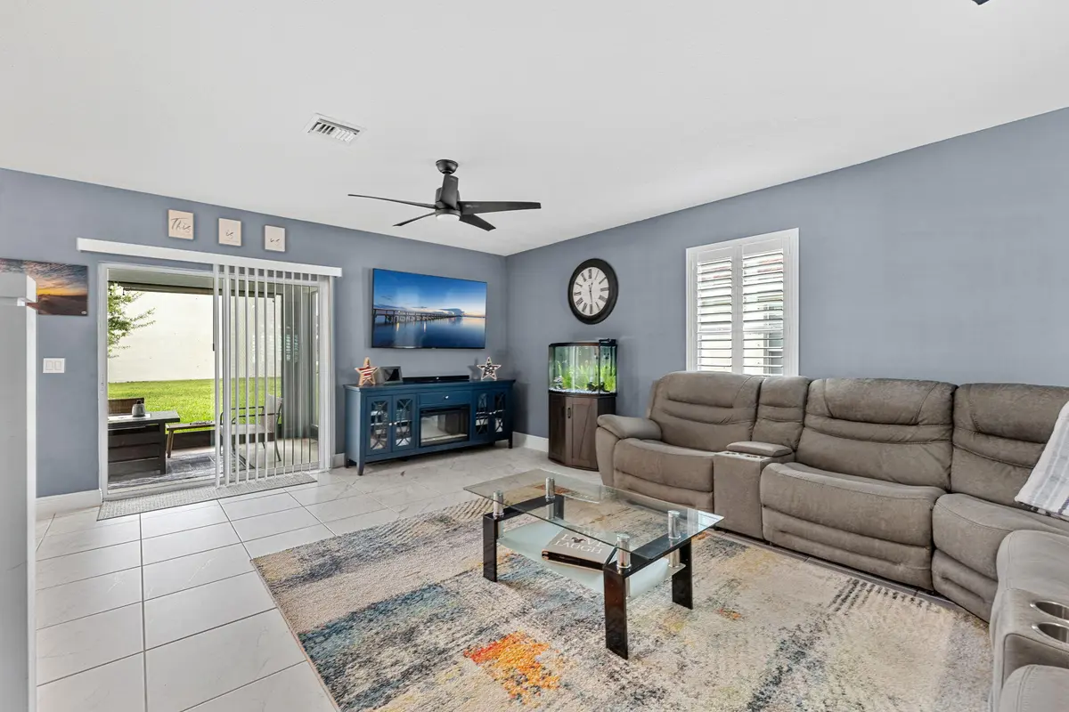 DSC03001-HDR_1 at 313 Palm Breezes Drive, Fort Pierce