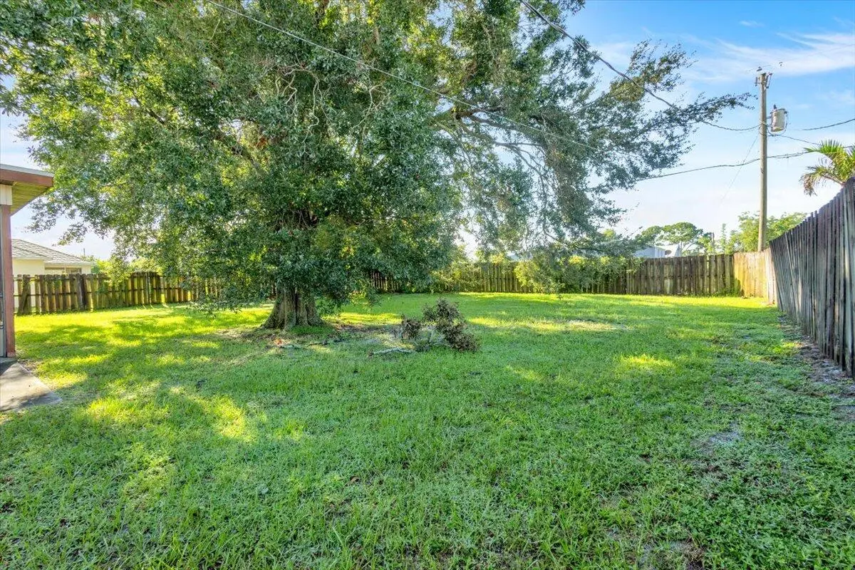 41-GG3A9620 at 412 SE Dalva Avenue, Port St. Lucie