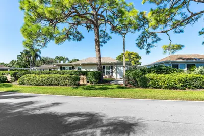 13731 Eastpointe Way, Palm Beach Gardens – sold