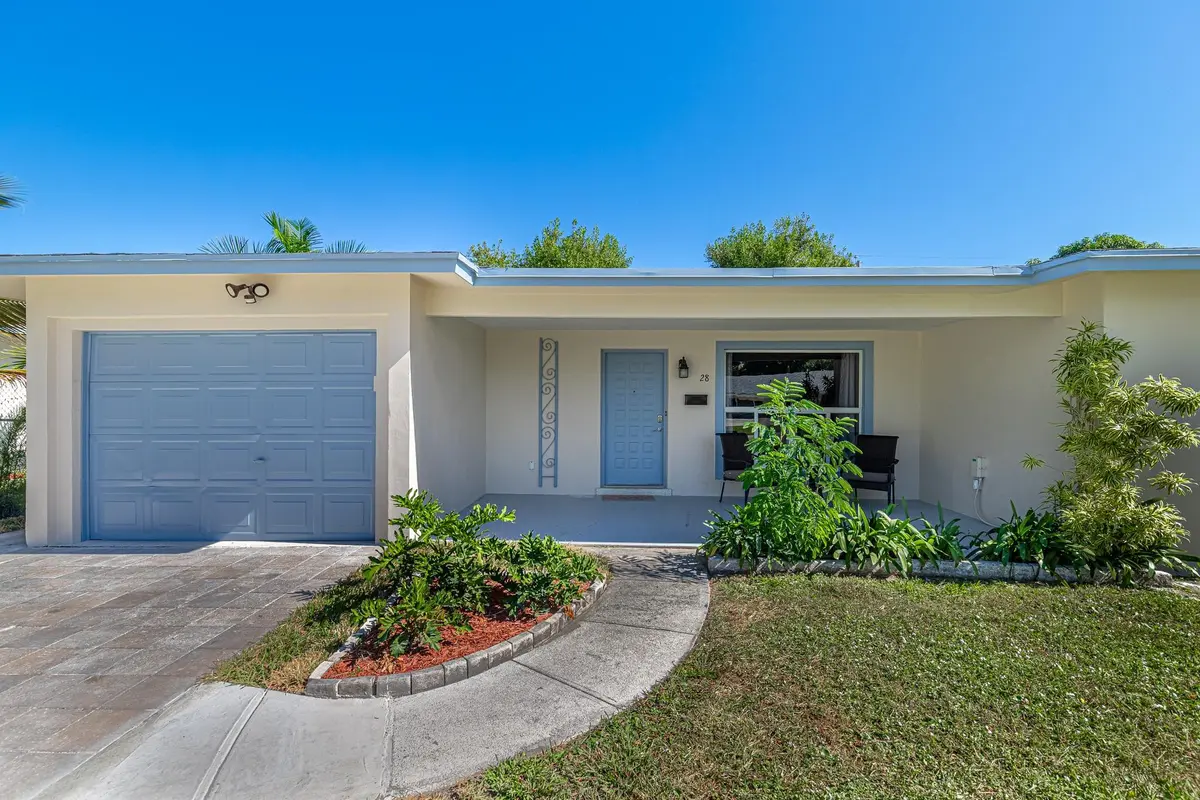 Photo 2 at 28 SE 8TH Avenue, Deerfield Beach