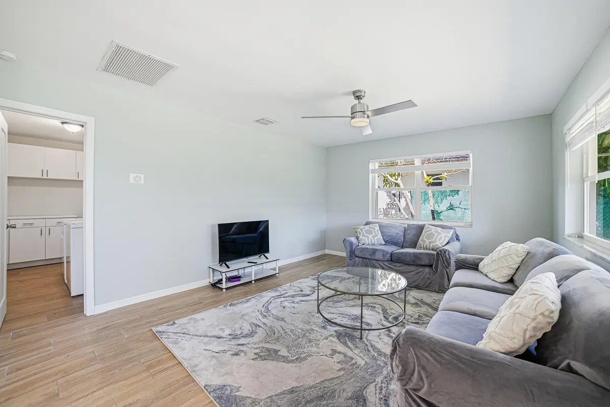 Photo 4 at 28 SE 8TH Avenue, Deerfield Beach