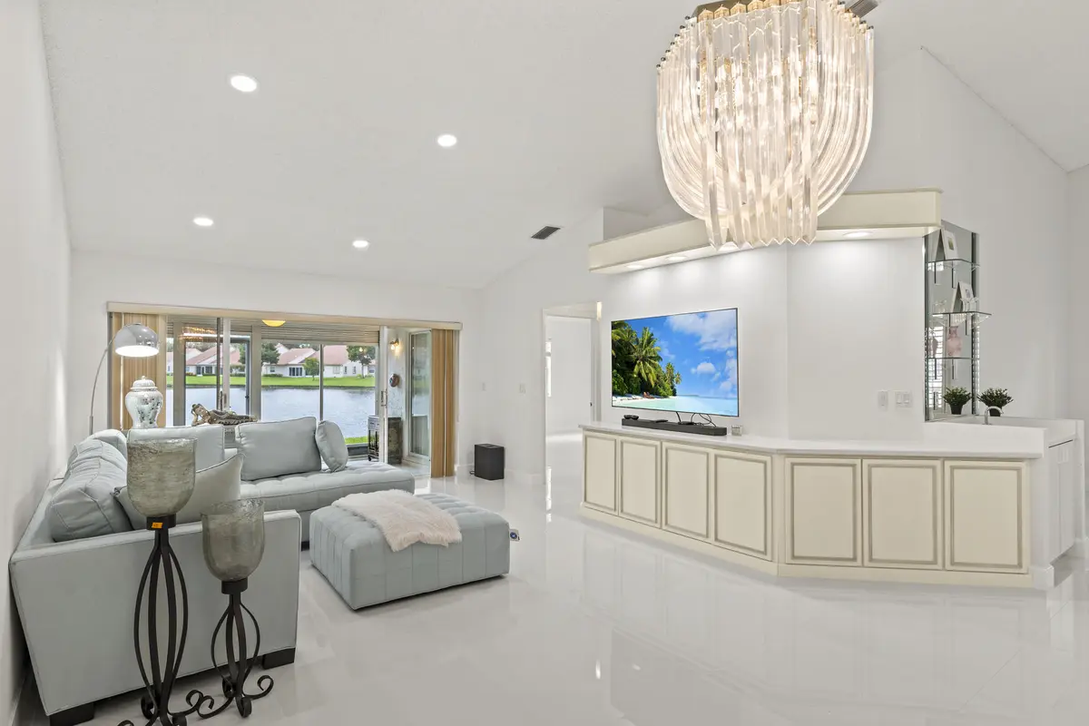 Built in storage at 14496 VIA ROYALE, Delray Beach