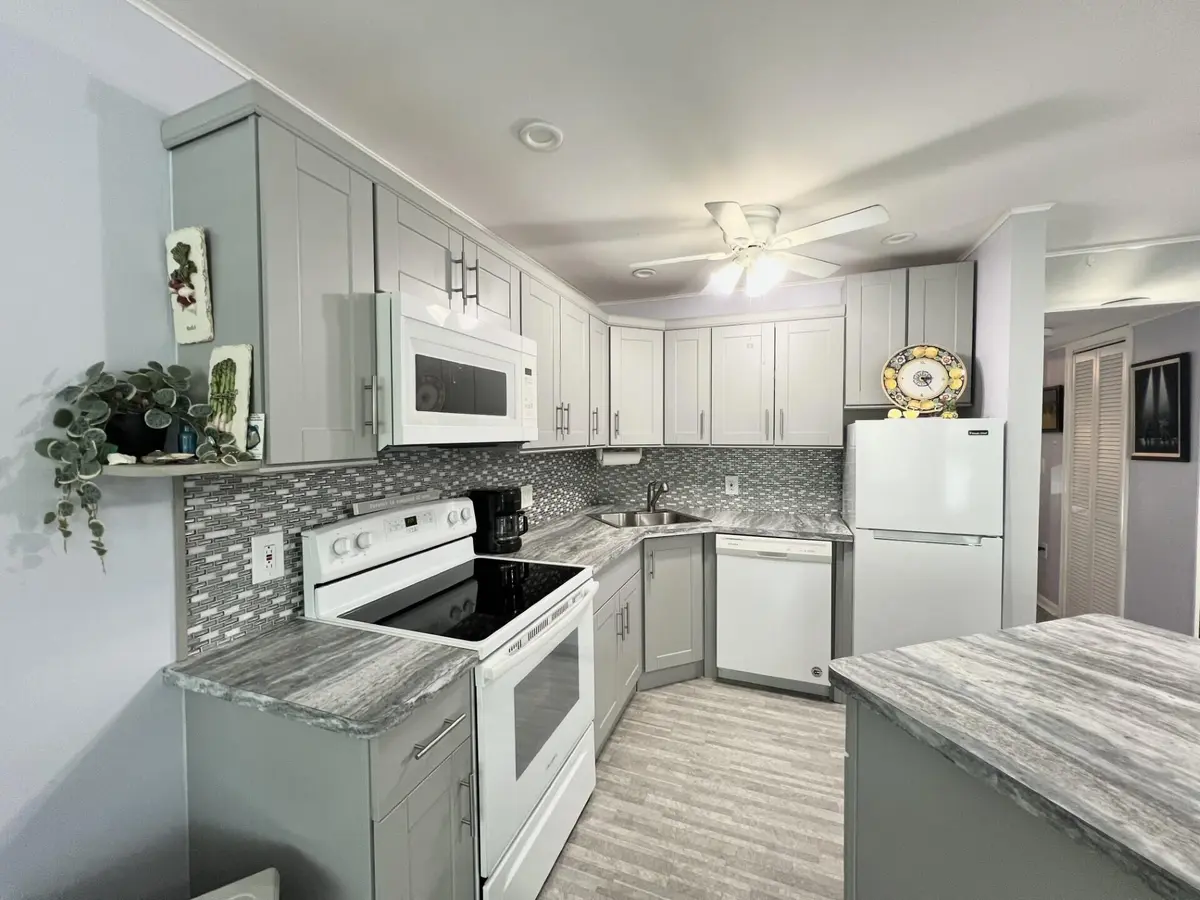 1f9de9c3-836d-421f-bc70-9403ef38c675 at 226 DURHAM 226, Deerfield Beach
