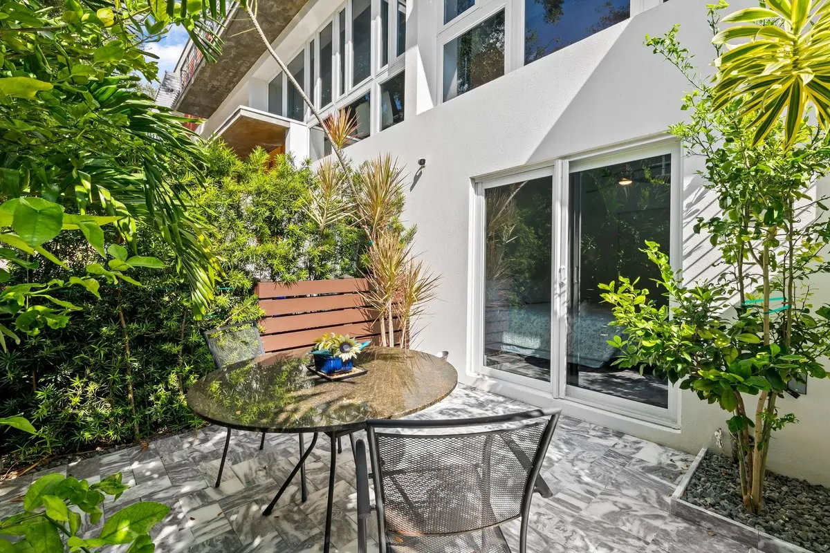 Photo 5 at 900 NE 4th Street B4, Fort Lauderdale