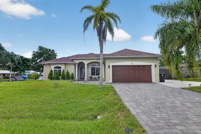 1402 SW ABINGDON Avenue, Port St. Lucie – Single Family Residence for sale
