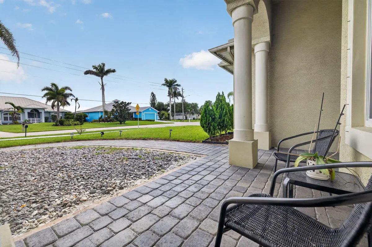 5-web-or-mls-3A5A7469 at 1402 SW ABINGDON Avenue, Port St. Lucie