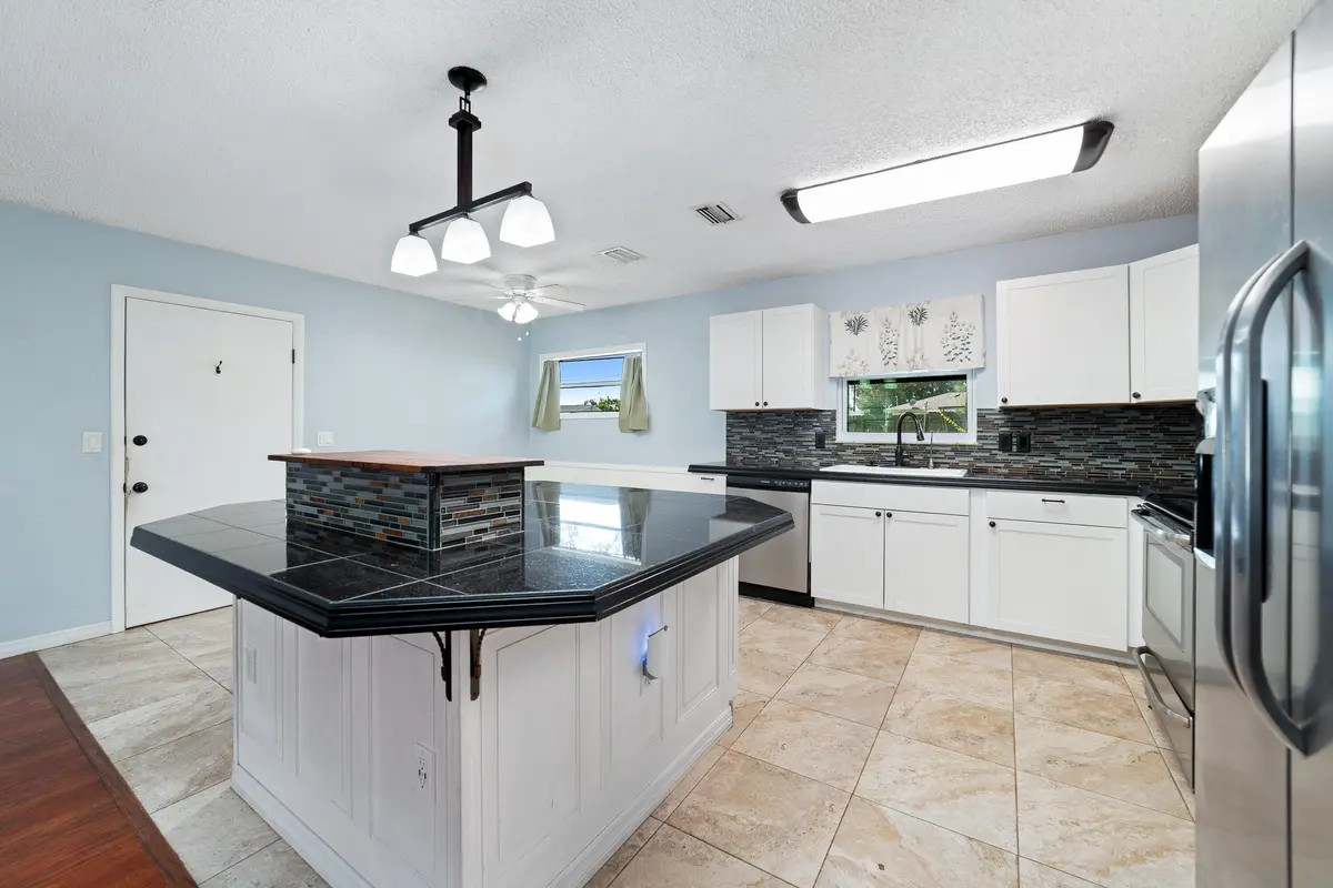 DSC01472 at 2175 18th Avenue, Vero Beach