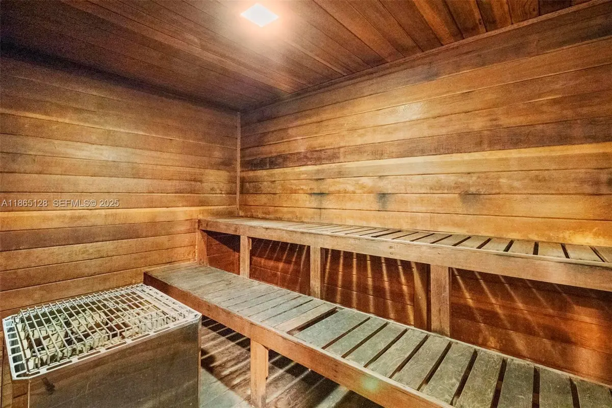 El Dorado Sauna at 3675 N COUNTRY CLUB Drive 1909, Aventura