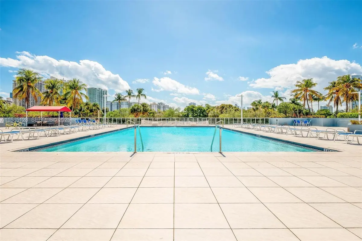 El Dorado Pool at 3675 N COUNTRY CLUB Drive 1909, Aventura