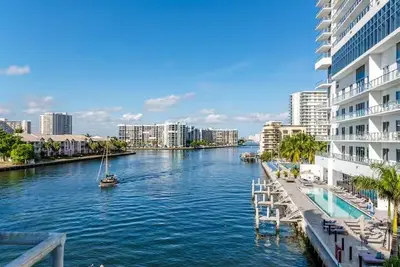 4010 S Ocean Drive R2404, Hollywood – Condominium for sale