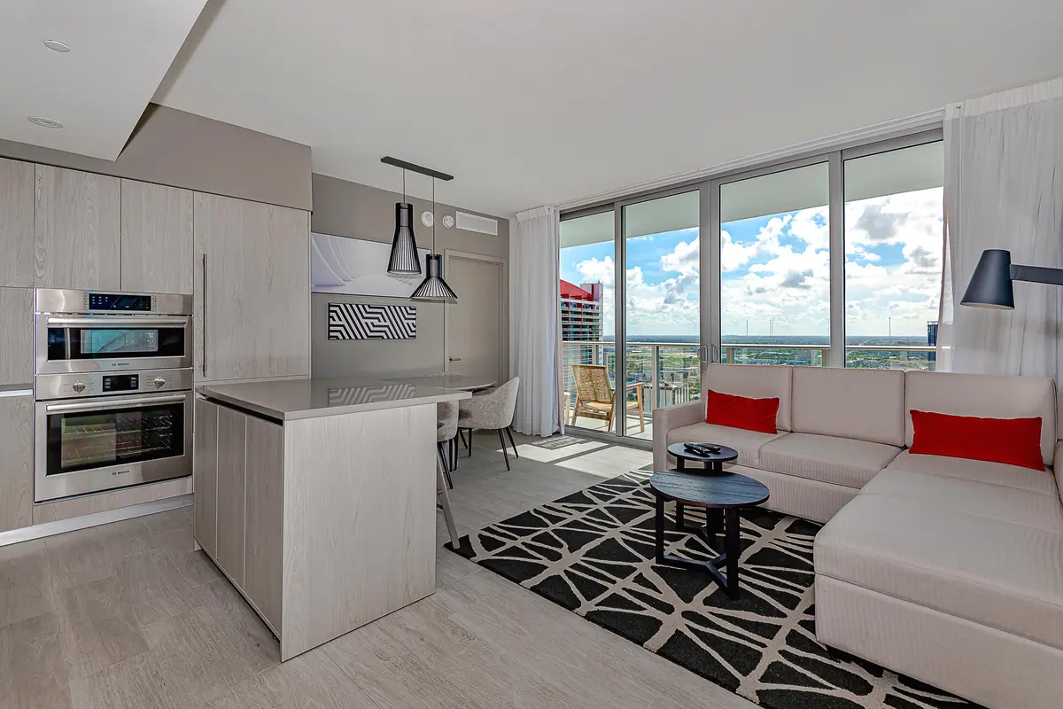 Social area 1 at 4010 S Ocean Drive R2404, Hollywood