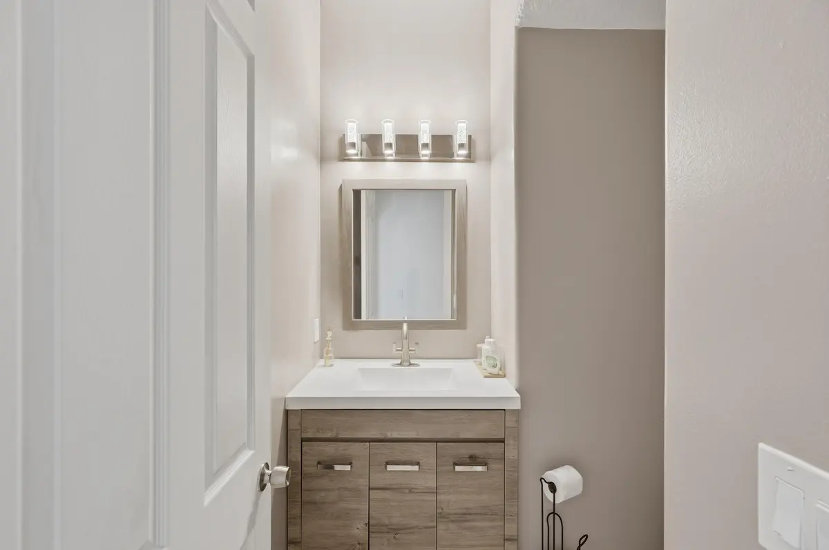 6-18 at 1224 BAY VIEW Way, Wellington