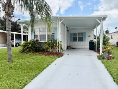 10 La Paloma Lane, Port St. Lucie – Manufactured Home for sale