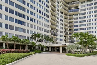 3912 S Ocean Boulevard 704, Highland Beach – Condominium for sale
