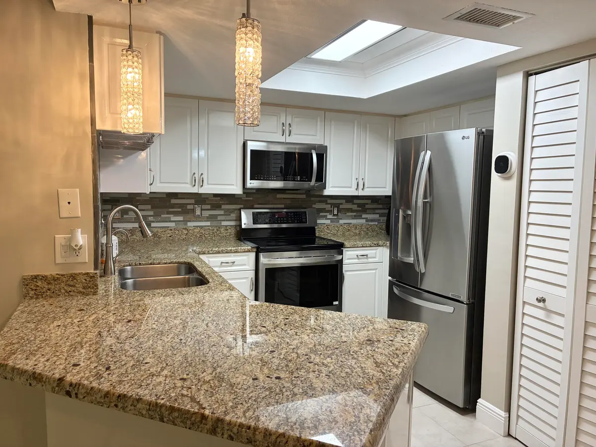 Open at 1000 CRESTWOOD Court 1005, Royal Palm Beach