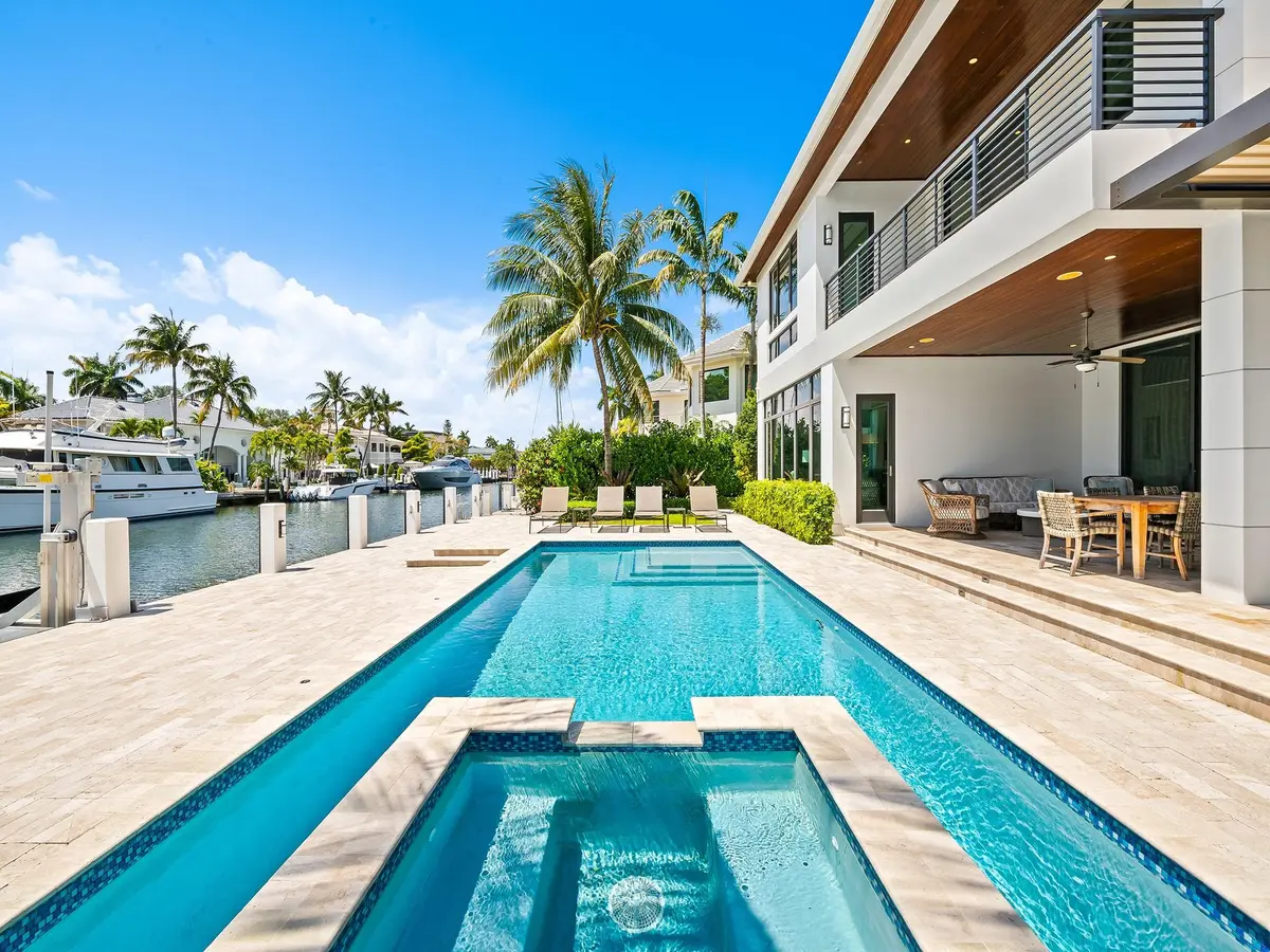 North-facing view from the poolside at 301 NE 23RD Avenue, Fort Lauderdale