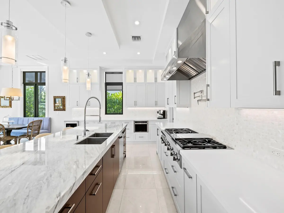 Kitchen area focused on the cooking zone at 301 NE 23RD Avenue, Fort Lauderdale