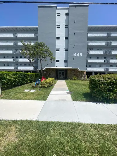 1445 ATLANTIC SHORES Boulevard 410, Hallandale Beach – Condominium for sale