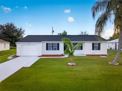 2557 SE Robin Circle, Port St. Lucie – Single Family Residence for sale