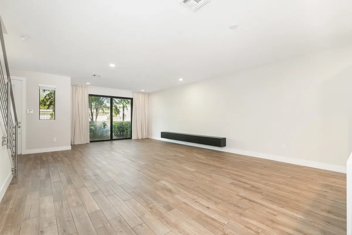 low-5 at 3764 LAMBERT Avenue, West Palm Beach
