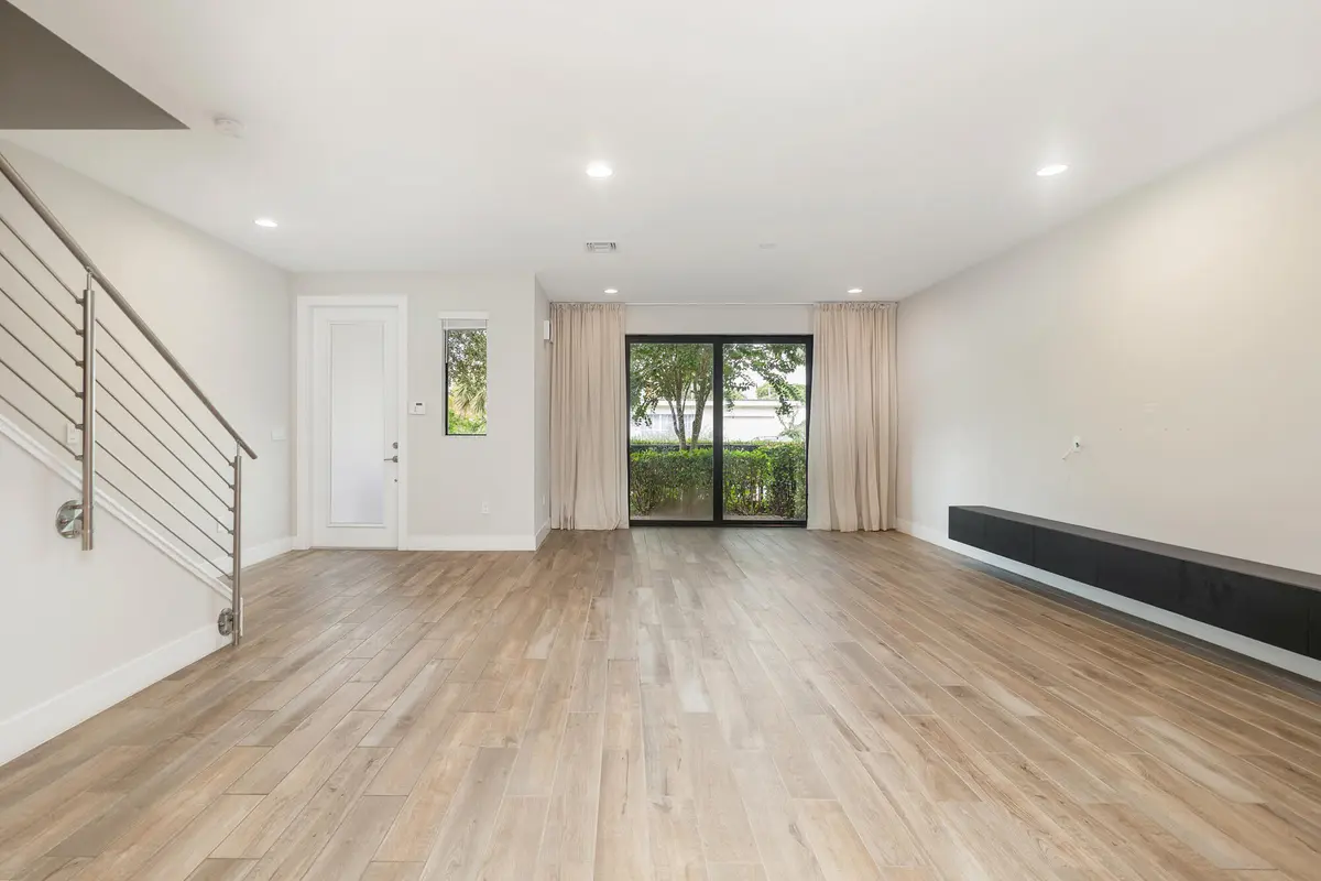 low-7 at 3764 LAMBERT Avenue, West Palm Beach
