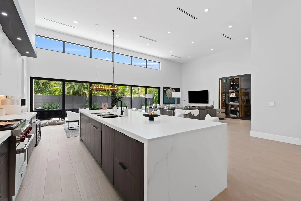 7-web-or-mls-_BWP8382 at 2424 NE 27th Avenue, Fort Lauderdale