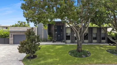 2424 NE 27th Avenue, Fort Lauderdale – Single Family Residence for sale