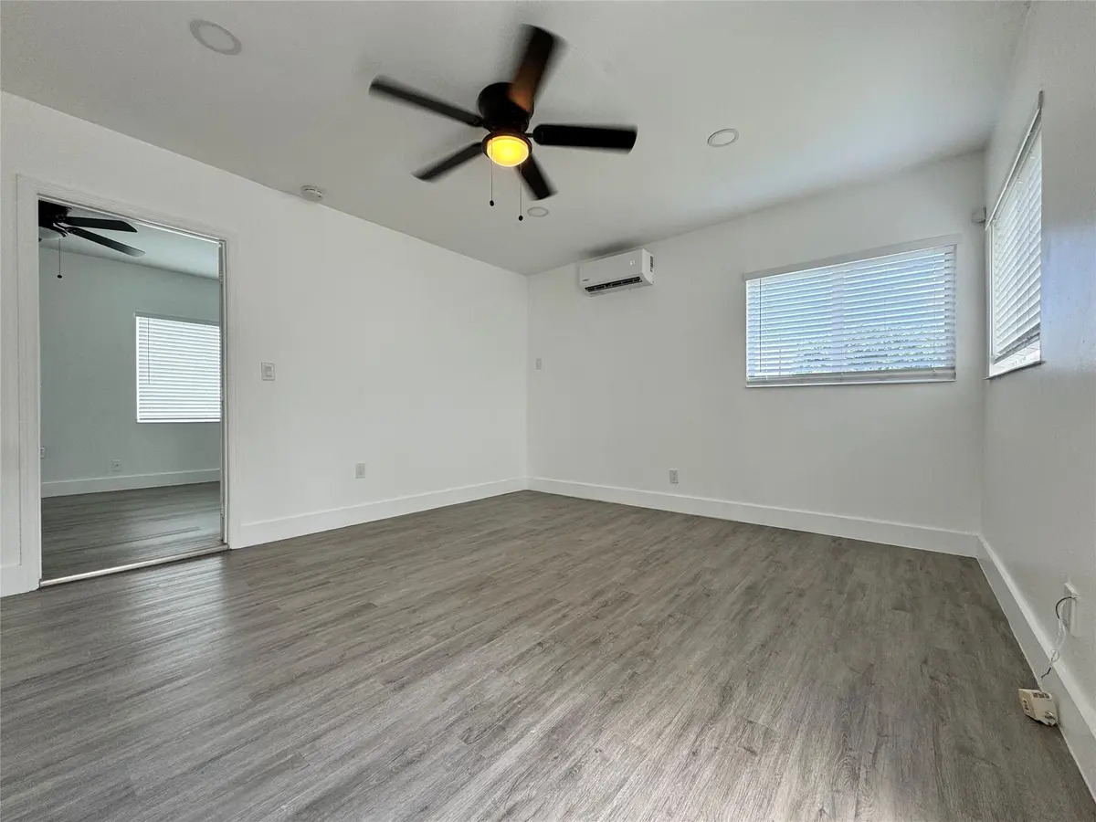 Photo 4 at 1857 Madison Street 2, Hollywood