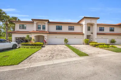 6631 SE Woodmill Pond Lane, Stuart – Townhouse for sale