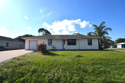 1102 SW Hibiscus Street, Port St. Lucie – Single Family Residence for rent