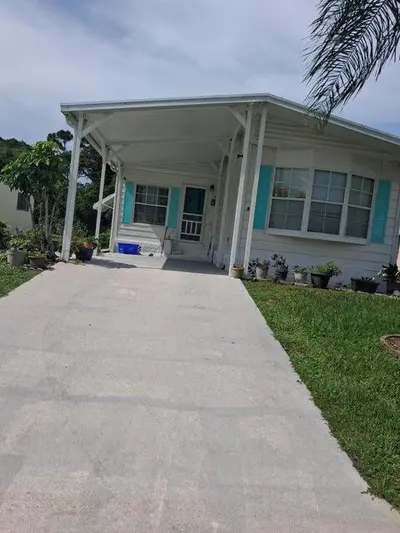 8 Novedades, Port St. Lucie – Manufactured Home for sale