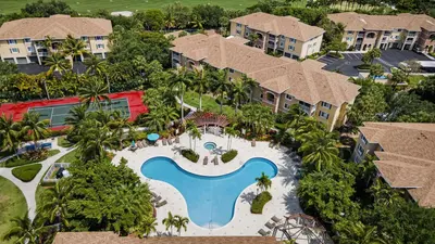 6400 EMERALD DUNES Drive 104, West Palm Beach – Condominium for sale