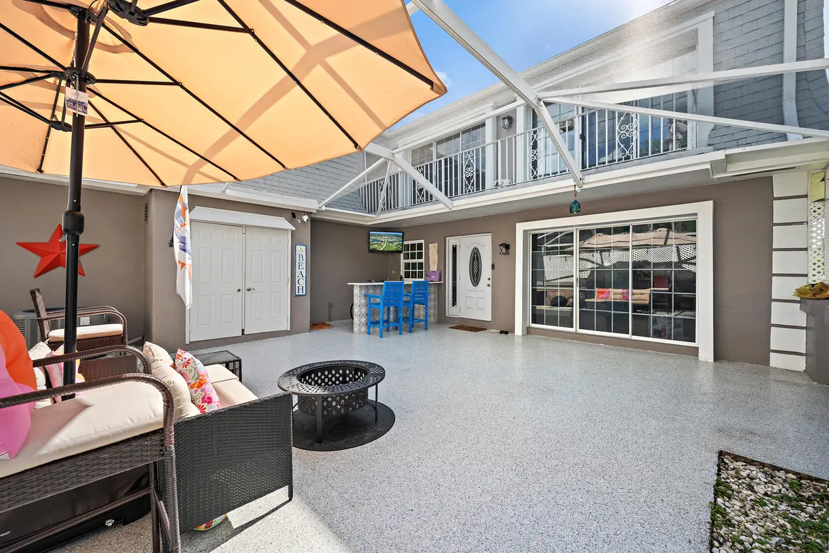 Screened Lanai at 601 Vision Court, Palm Beach Gardens