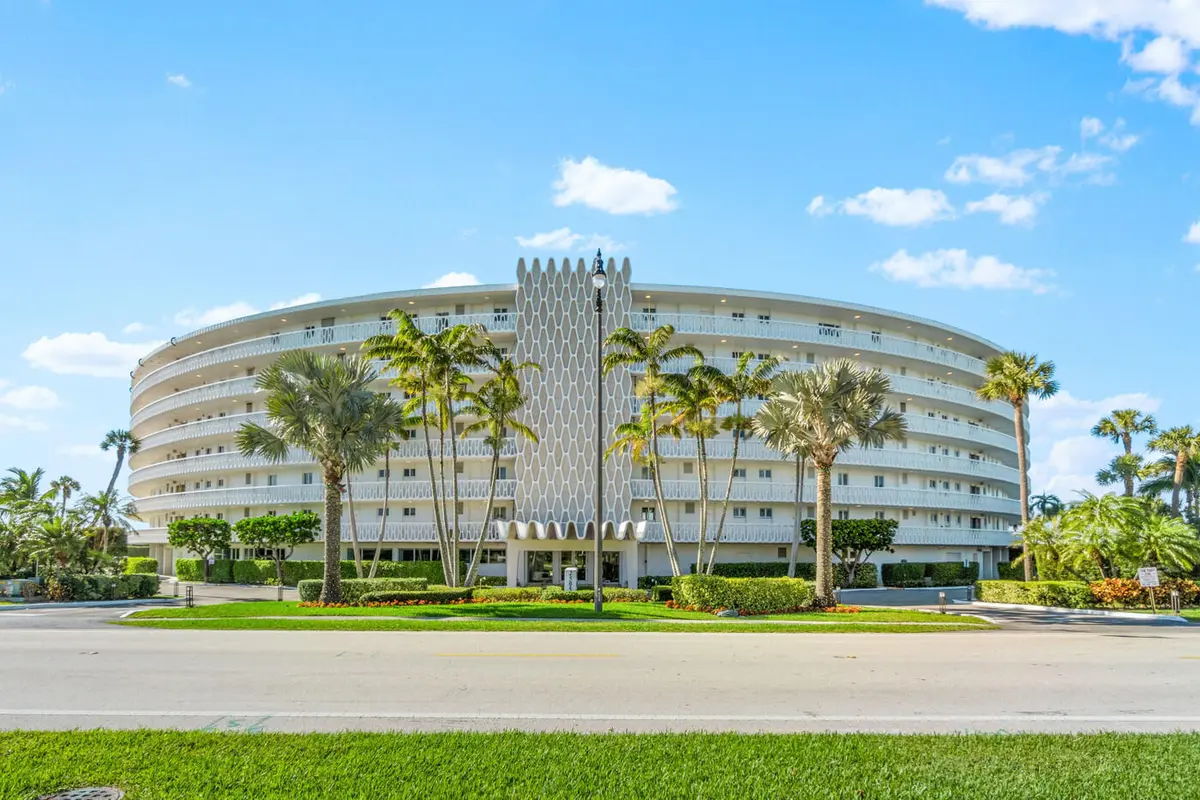 Palm Beach President Entrance at 2505 S OCEAN Boulevard 7140, Palm Beach