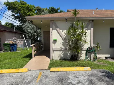 800 SW 9TH Street, Hallandale Beach – Duplex for sale