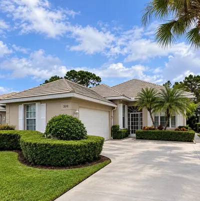 300 NW BENTLEY Circle, Port St. Lucie – Single Family Residence for sale
