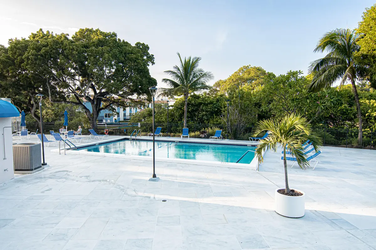 V10_3323 at 1800 N Andrews Avenue 3i, Fort Lauderdale