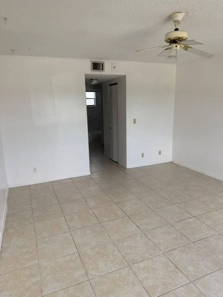 WhatsApp Image 2026-09-16 at 4.30.23 PM at 7521 NW 16TH Street 4407, Plantation