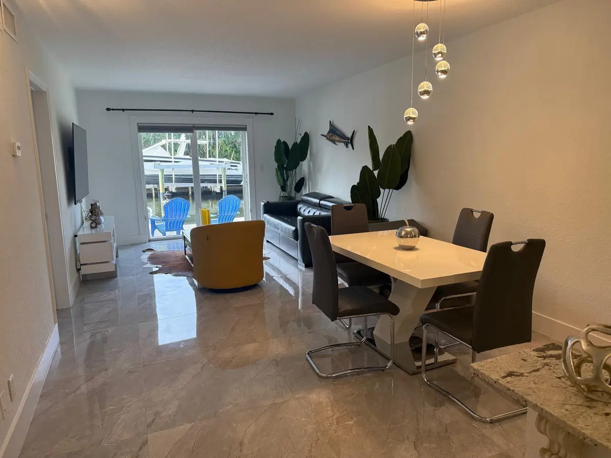 Dining Area at 2901 NE 51st Street 3, Fort Lauderdale