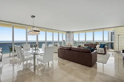 1830 S Ocean Drive 1402, Hallandale Beach – Condominium for sale