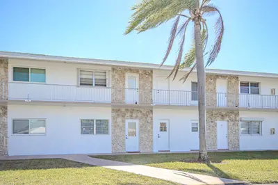 2850 W GOLF Boulevard 210, Pompano Beach – Condominium for sale