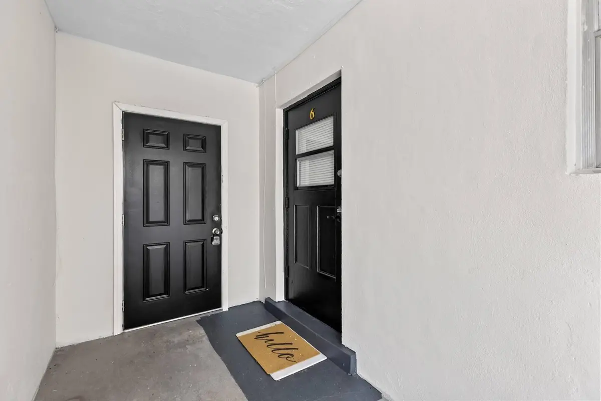 b3e92bd1-b2f7-435d-aaee-d9e04abeacaf at 1826 Sherman Street Apt 6, Hollywood