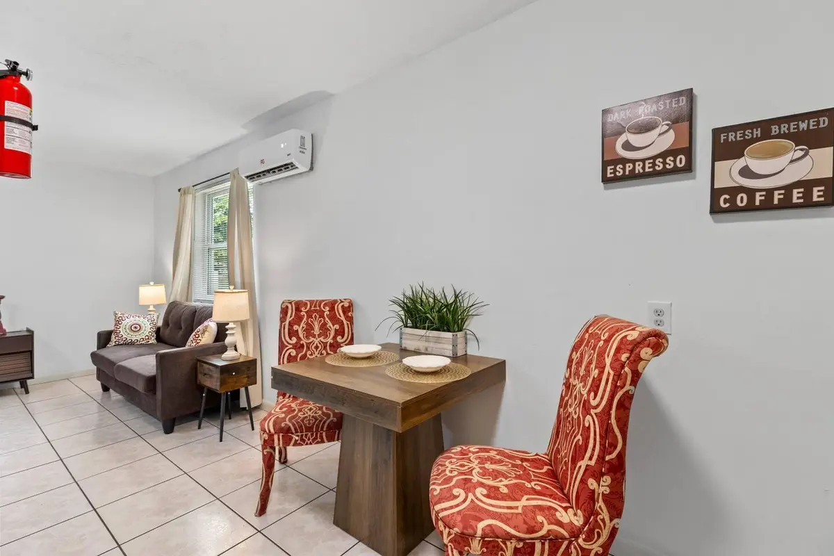 f4800d2b-a159-460a-982b-231c42b5d972 at 1826 Sherman Street Apt 6, Hollywood