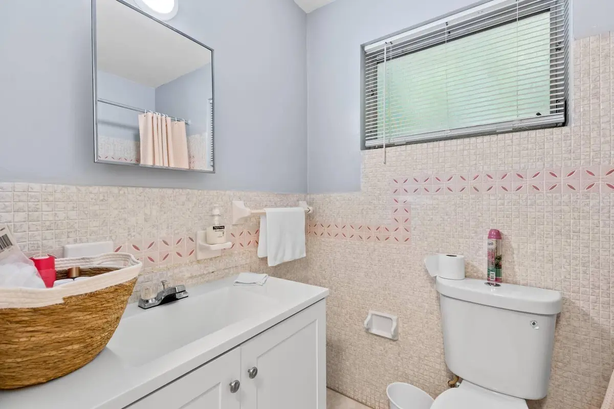 27faf090-77ef-4229-a2d3-322579ed60c4 at 1826 Sherman Street Apt 6, Hollywood