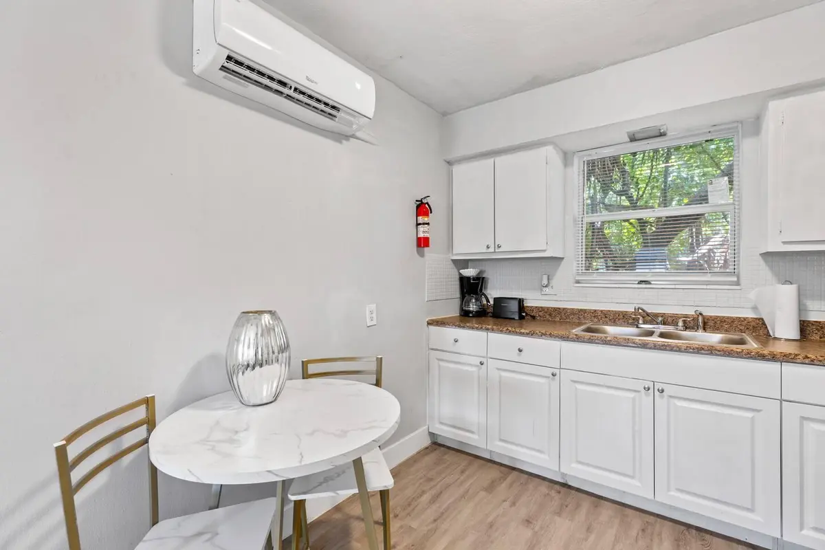 8a23d2c1-745a-46a9-886c-85edee15762e at 1826 Sherman Street Apt 8, Hollywood