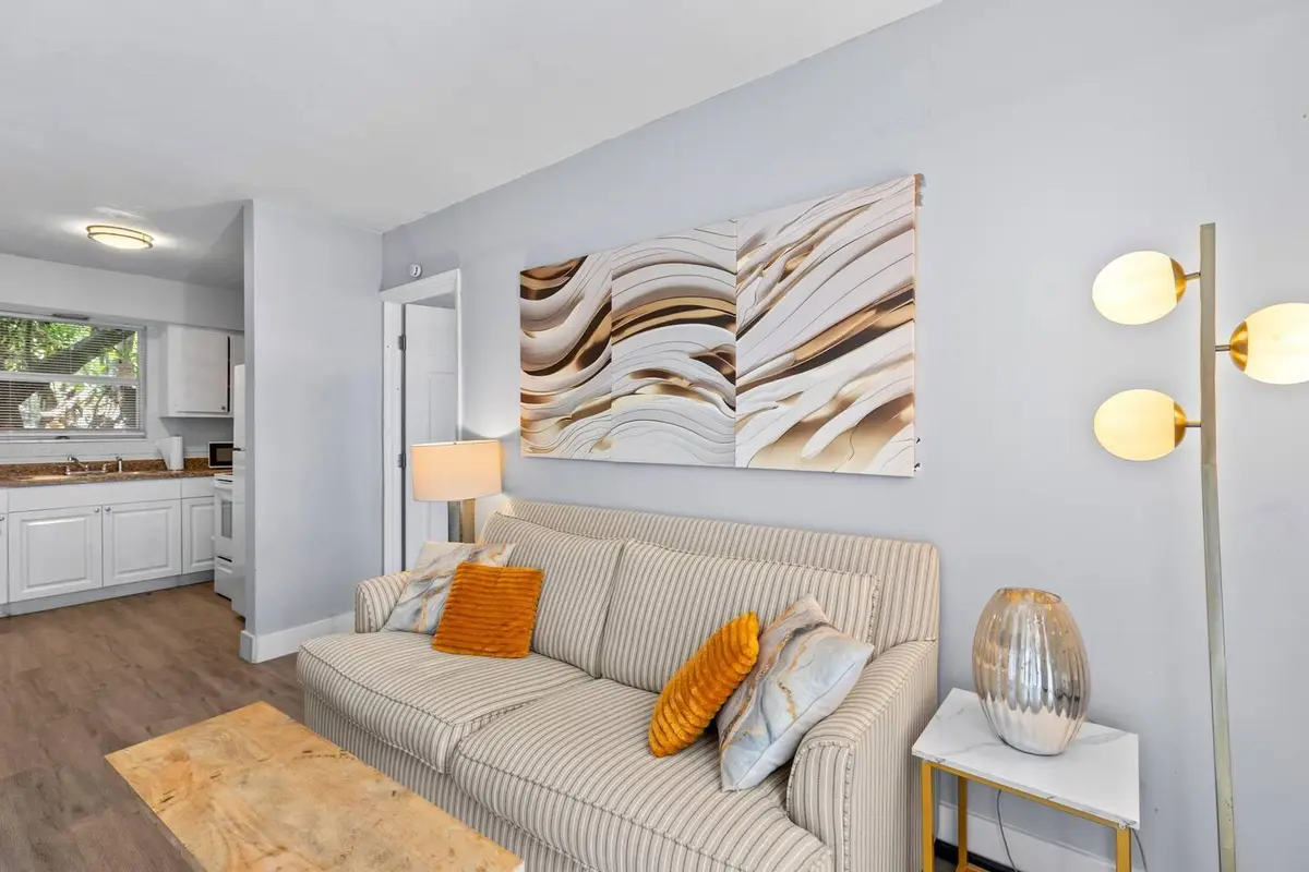 541b7603-8d70-4b30-abb9-69c0b56ceb65 at 1826 Sherman Street Apt 8, Hollywood