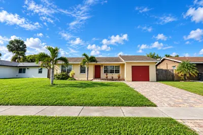 9135 SADDLECREEK Drive, Boca Raton – Single Family Residence for rent