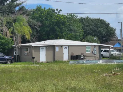 916 N 10TH Street, Fort Pierce – Duplex for sale