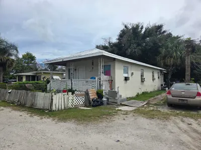 918 N 10TH Street, Fort Pierce – Triplex for sale